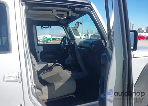 2008 Jeep Wrangler Unlimited X z USA, uszkodzony, nr VIN 1J4GA39198L562511